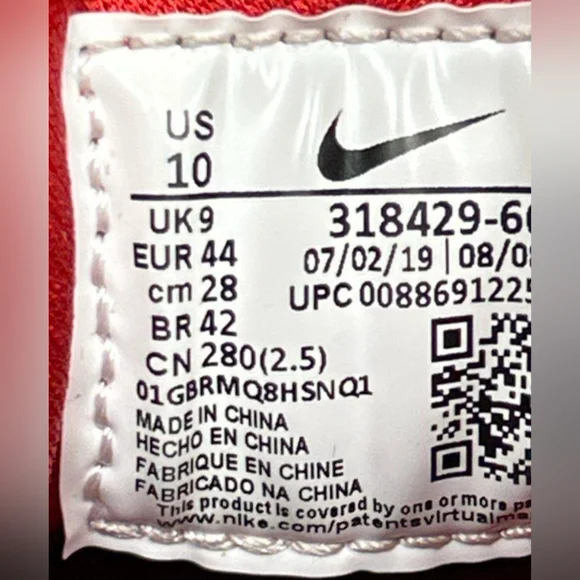 Nike Women's Air Huarache Run Sneakers Triple Red Sneakers Size 10 MSRP $120 - Picture 9 of 9